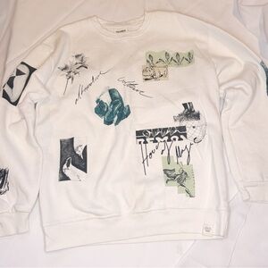 Pull&Bear White Graphic Crewneck Sweater